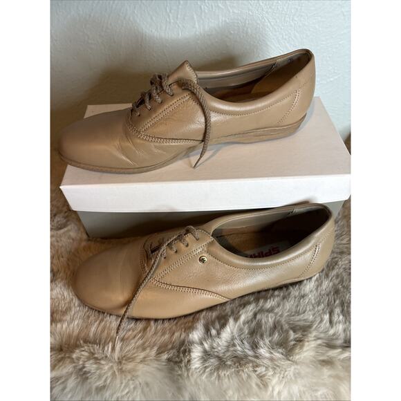Easy Spirit Sand Dune Beige Motion Comforter Sneaker 9B Original Box - Picture 2 of 11